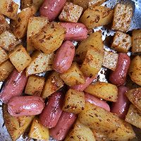#摩其林美味CP#空气炸锅 简易的烧烤味的土豆香肠的做法图解5