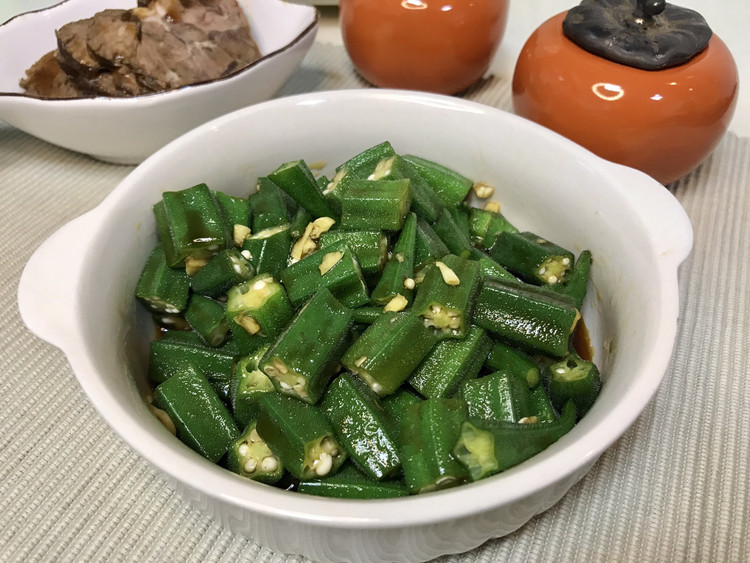 脆脆口感的凉拌秋葵的做法