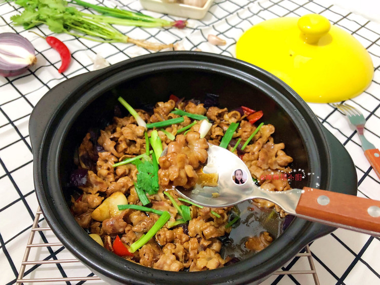 黑乐砂锅啫啫生肠的做法