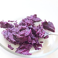 #今日吃什么#紫薯豆沙花卷的做法图解2