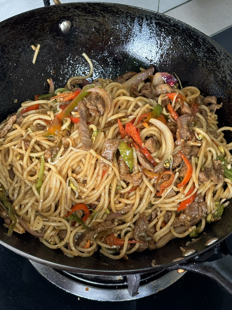 青椒牛柳炒米粉的做法