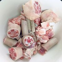 蚝干猪尾汤的做法图解1