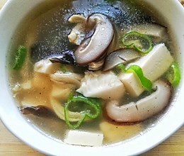 香菇豆腐鸡丝汤的做法