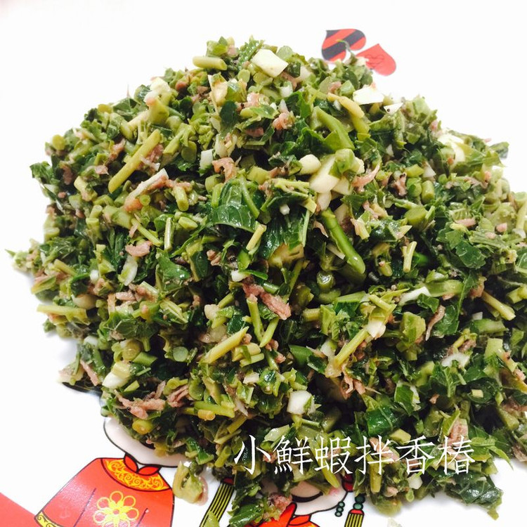 小鲜虾拌香椿的做法