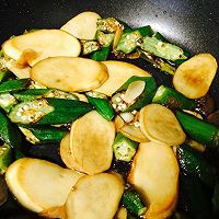 醋蒜秋葵炒杏鲍菇的做法图解6