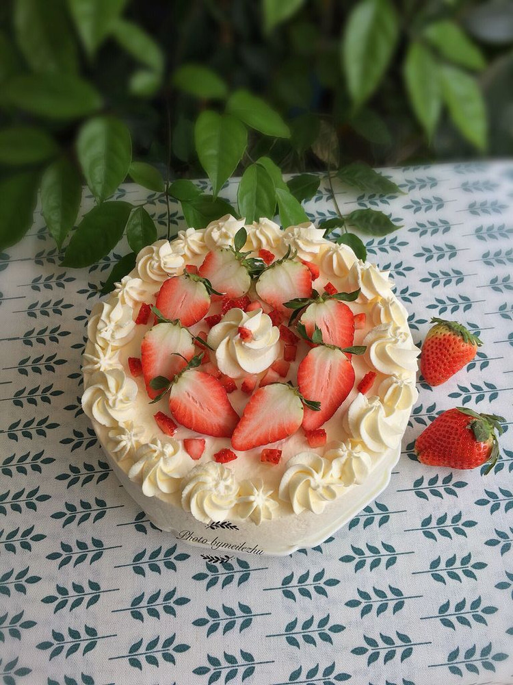 8寸草莓蛋糕的做法