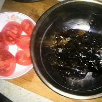 西红柿木耳炒肉的做法图解1