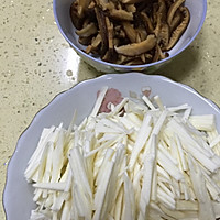 香菇肉丝茭白的做法图解1