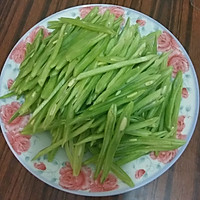 扁豆丝炒肉的做法图解2