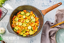 玉米笋黄瓜肉片煲的做法