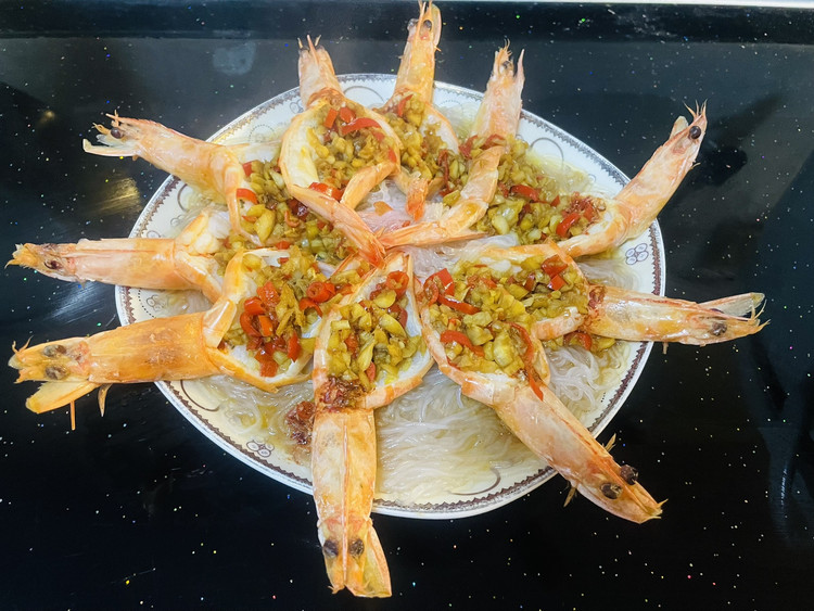 蒜蓉粉丝蒸大虾（花开富贵虾）的做法