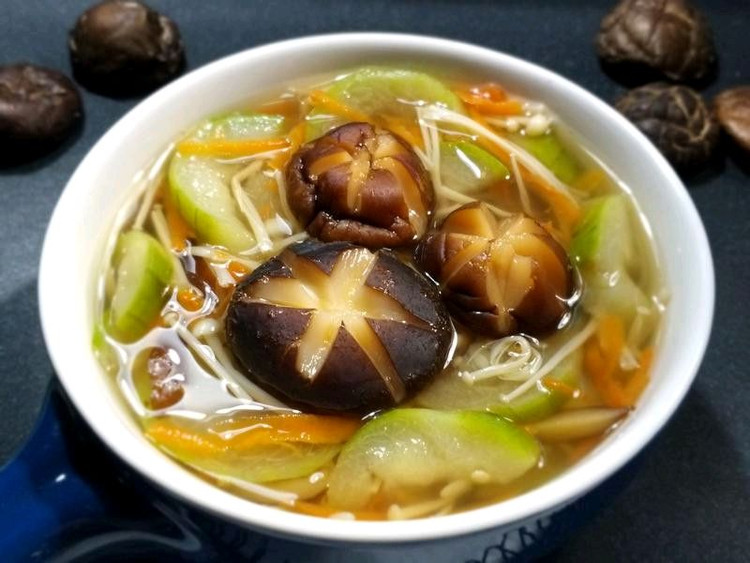 双菇丝瓜汤的做法
