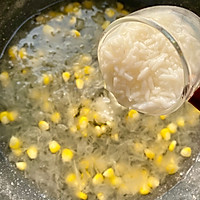 酒酿玉米银耳羹的做法图解4
