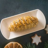 手抓饼做【烤肠毛毛虫】的做法图解12