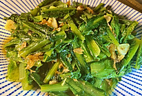 巨下饭的鲮鱼炒麦菜的做法