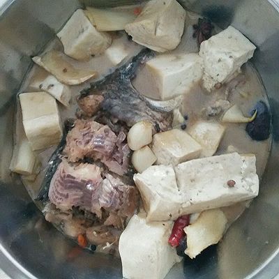 鲤鱼炖豆腐