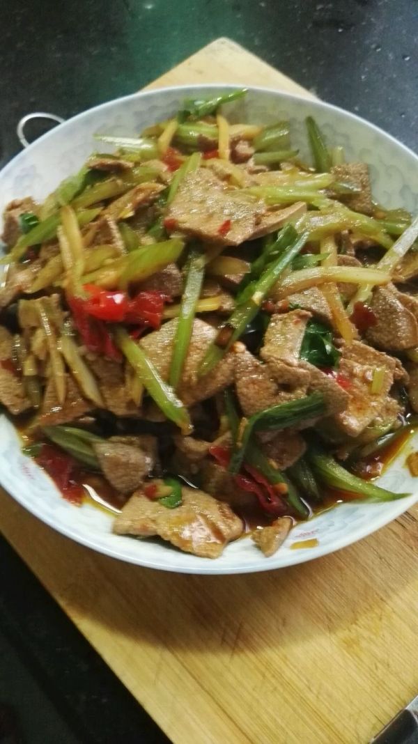 芹菜爆猪肝