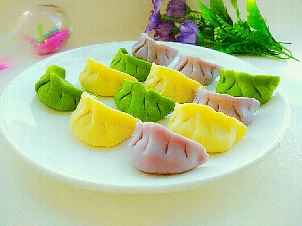 彩色水饺怎么做_彩色水饺的做法_yn高小疯_豆果美食
