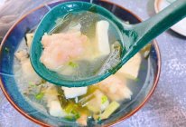 #刘畊宏女孩减脂饮食#刮油刷脂裙带菜虾滑豆腐汤的做法