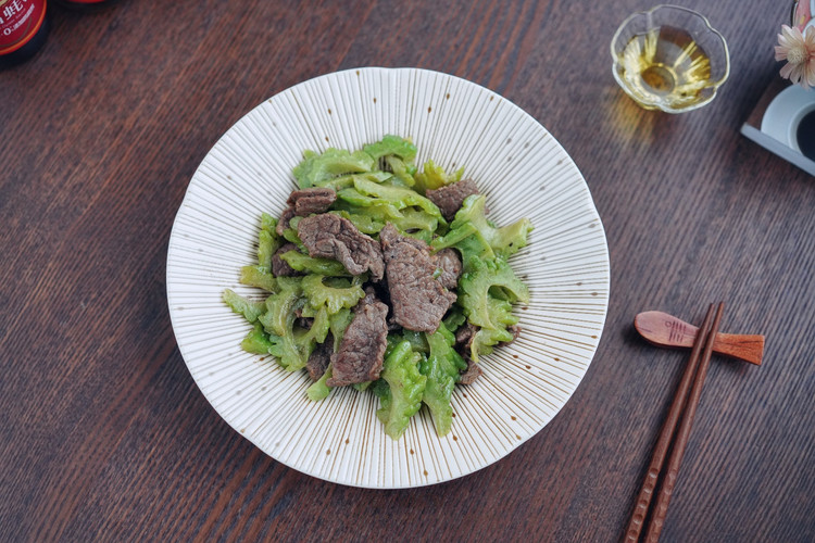 苦瓜炒牛肉的做法