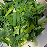 #肉食主义狂欢#蒜苗炒腊肉的做法图解1
