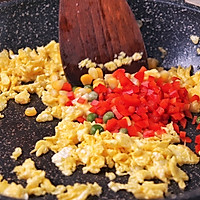 彩色蛋炒饭经典早餐的做法图解5