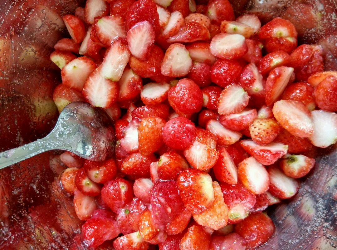 草莓果酱是怎么制作的？-家庭制作草莓果酱的方法？