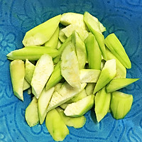 丝瓜猪肉丸子汤的做法图解1
