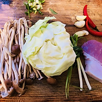 干锅茶树菇包菜的做法图解1
