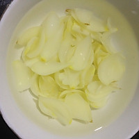 莲子百合银耳红豆汤的做法图解3