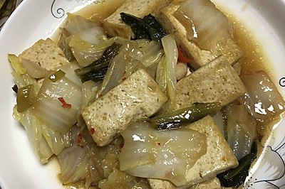 酸辣白菜炖豆腐