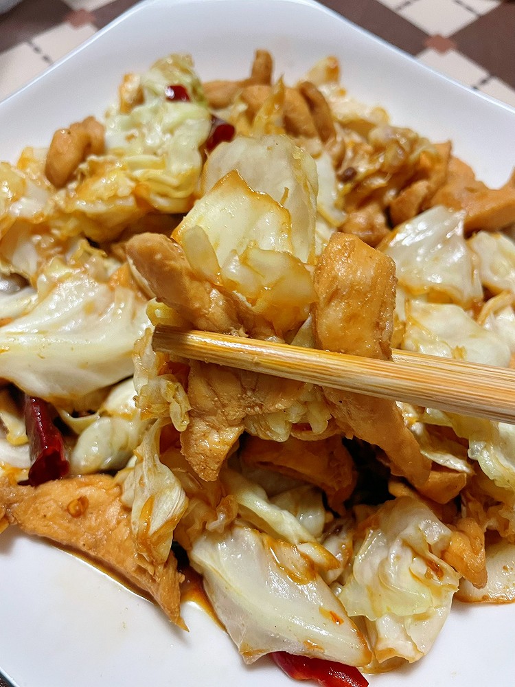 包菜炒鸡胸，低卡的美味！的做法