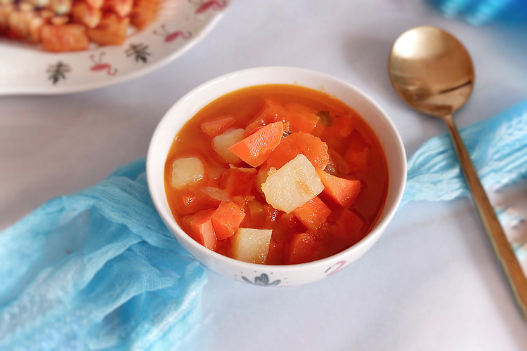 番茄炖土豆胡萝卜的做法