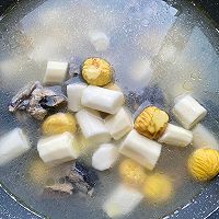 #旅行中的美味#板栗山药乌鸡汤的做法图解4