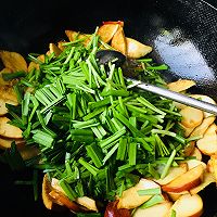 家常菜「韭菜炒豆干」的做法图解4