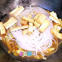 #减一点更好#减盐版白菜豆腐炖粉条的做法图解6