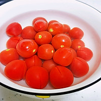 #美食视频挑战赛# 蜂蜜糖渍小番茄的做法图解2
