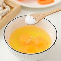 海鲜菇炒蛋的做法图解1