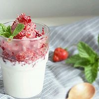 酸奶蔓越莓冰沙的做法图解5