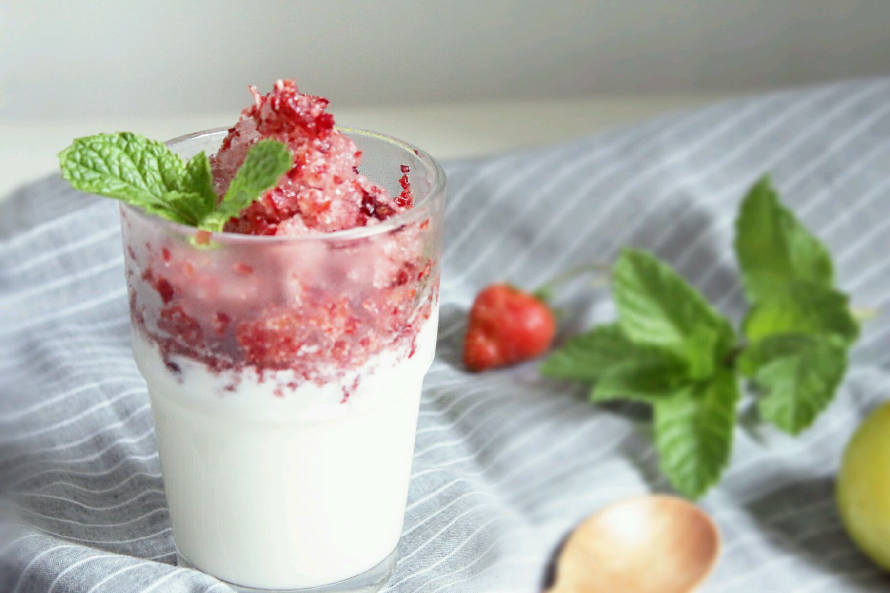 红豆牛奶沙冰怎么做_红豆牛奶沙冰的做法_阿末的美食日记m_豆果美食