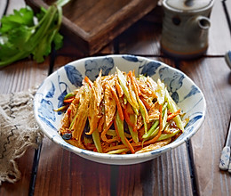 风味腐竹烩芹菜的做法