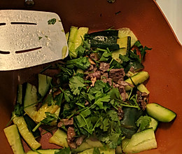 牛肉炒青瓜的做法