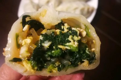 菠菜粉条鸡蛋虾仁蒸饺～菠菜季美食