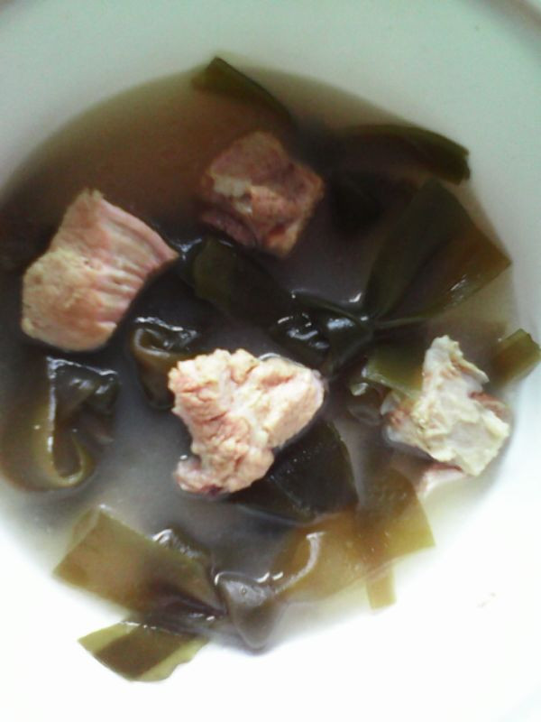 海带排骨汤补钙汤的做法