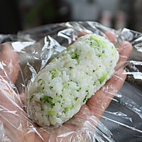 #餐桌上的春日限定#春日轻食 西兰花饭团的做法图解14