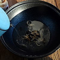 方便快捷的菌汤面条的做法图解3