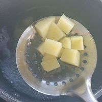 #摩其林美味CP#空气炸锅 简易的烧烤味的土豆香肠的做法图解2