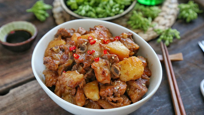 土豆烧排骨