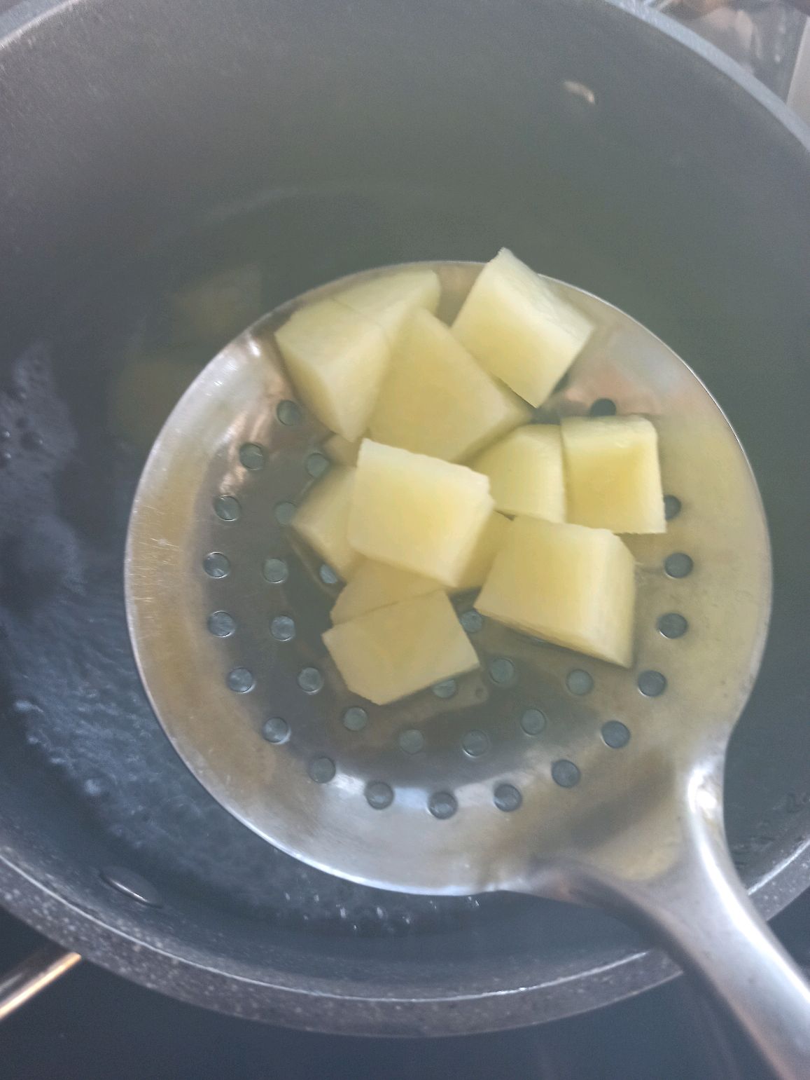 香肠土豆闷饭怎么做_香肠土豆闷饭的做法_微微0214_豆果美食