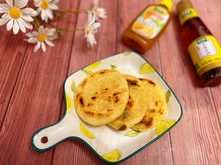 鸡汁发面葱花饼的做法